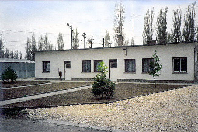 Zweigwerk Vác Ungarn wird gegründet 1988.