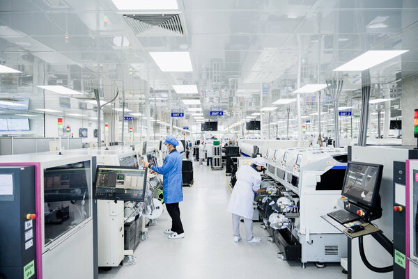 SMT-Produktionslinie in Thailand nach Übernahme von Bluechips Microhouse durch Zollner.