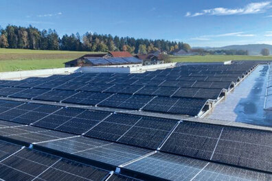 Ansicht von oben: Photovoltaikanlage der Zollner Elektronik AG in Zandt 2.