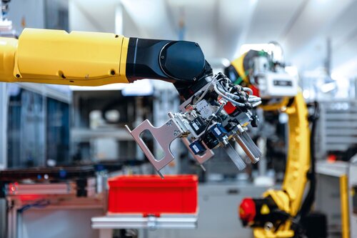 Moderner Roboter/Maschine in gelb 