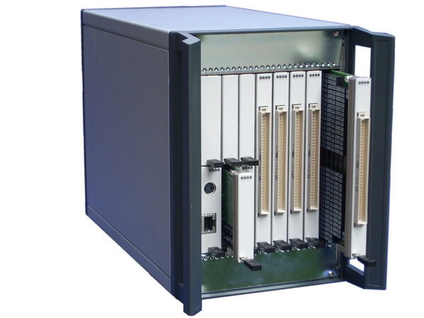Testsystem mit ICT-Adapter