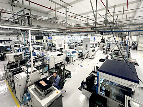 Große Elektronikfertigung mit zahlreichen Produktionsanlagen in den USA