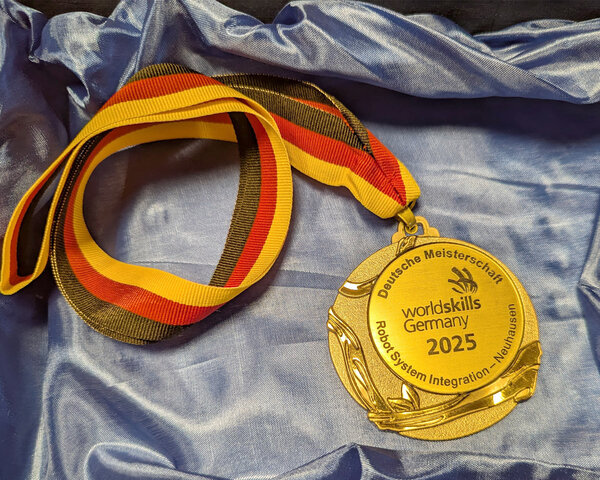 Goldene Medaille von Worldskills Germany 2025 Robot System Integration - Neuhausen