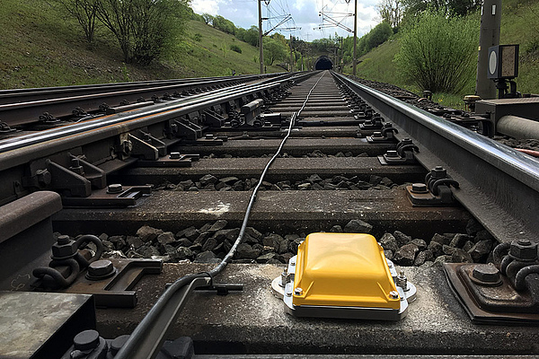 Sensormodul auf Eisenbahnschienen